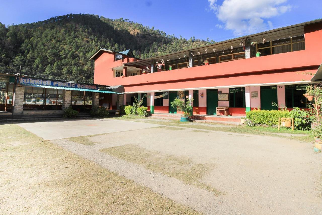 Oyo Hotel Urvashi Palace Mussoorie Exterior foto